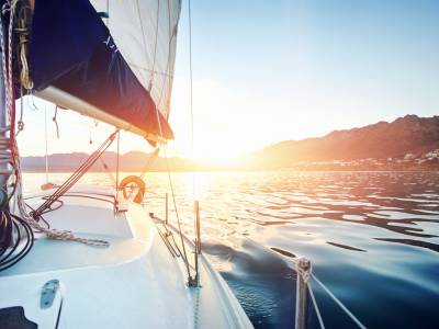 yacht - legalmondo